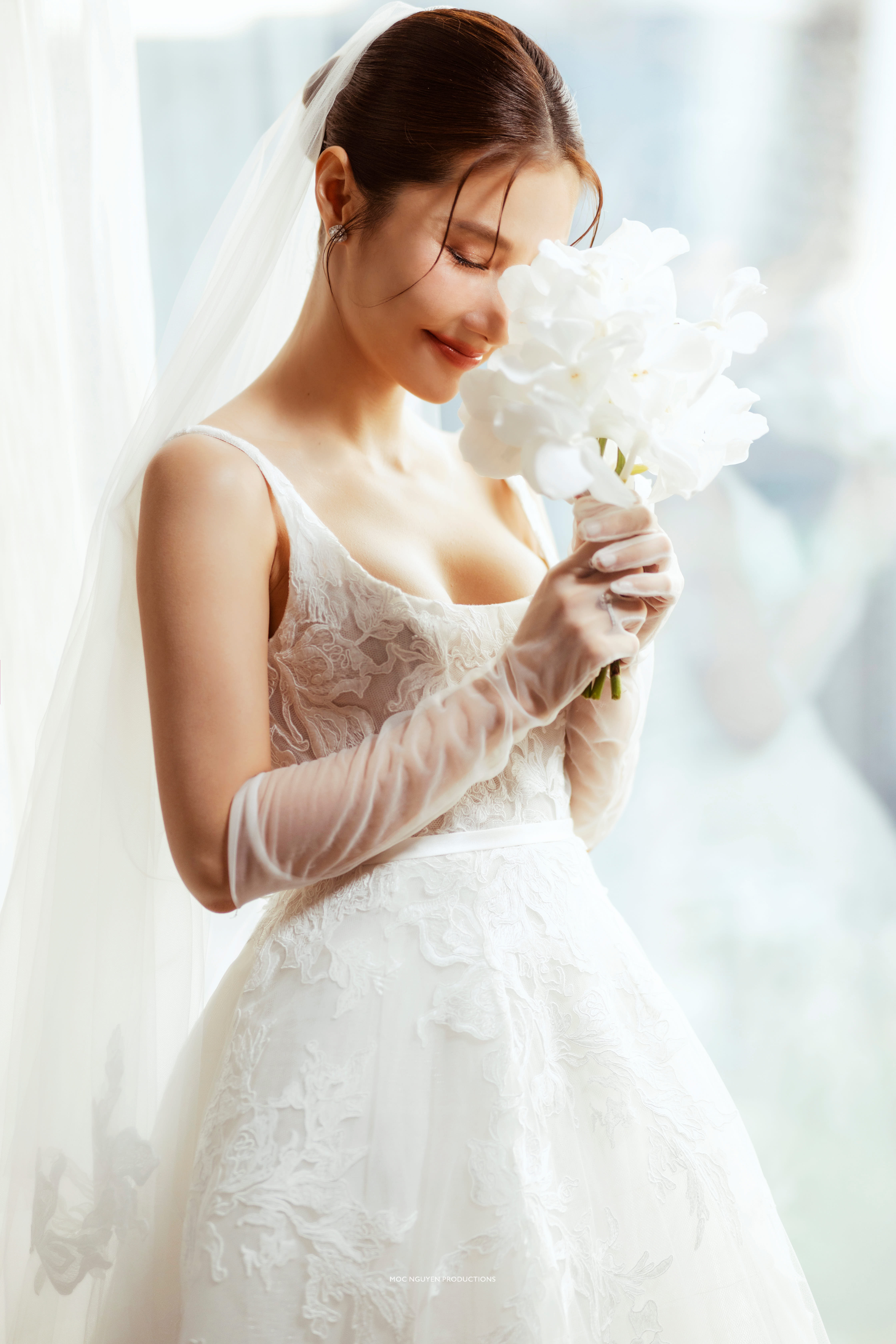 Giá thuê váy cưới Hồ Chí Minh là bao nhiêu? - AZWeding - Tổ chức sự kiện và  tiệc cưới chuyên nghiệp
